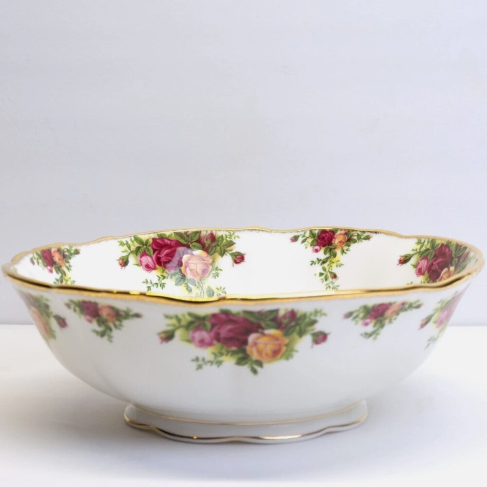 Royal Albert Old Country Roses Large Fruit Bowl 10.25" ( NEW WITH TAG)